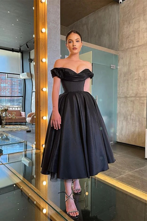 Vestidos de fiesta negros con escote corazón, sin tirantes, corte A y hombros descubiertos / Tienda de vestidos de fiesta